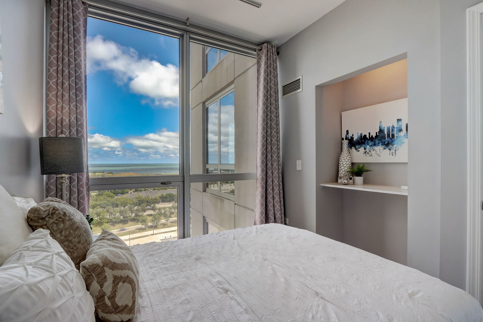 1841 S Calumet Avenue Unit: 1506
