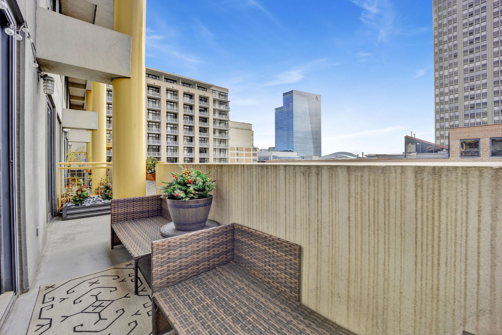 1910 S Indiana Avenue Unit: 617