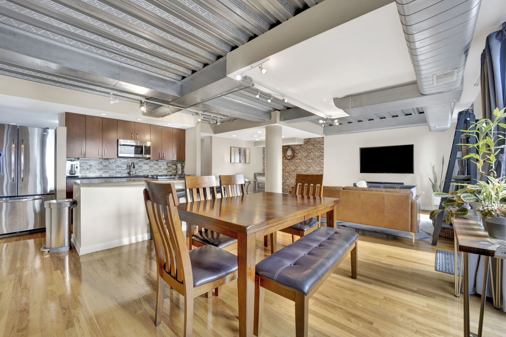 1910 S Indiana Avenue Unit: 617