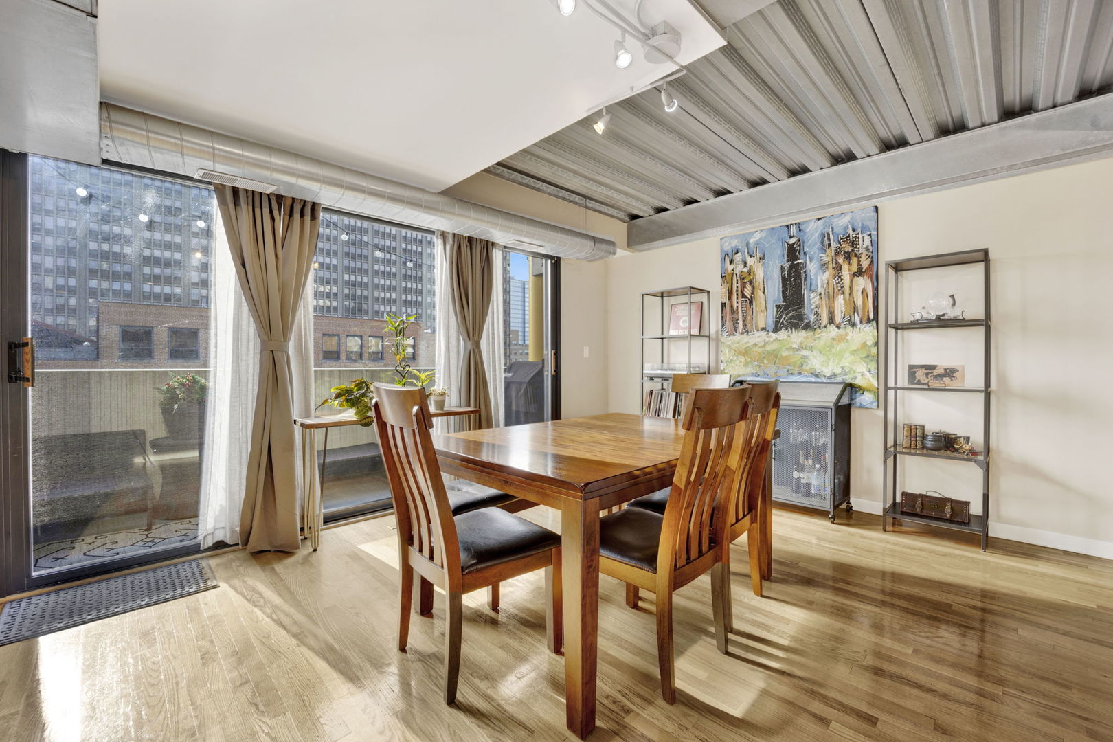 1910 S Indiana Avenue Unit: 617