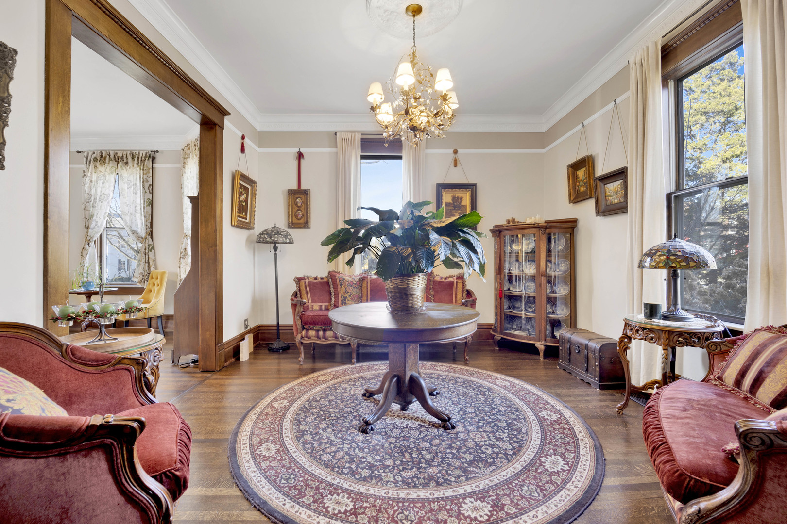 304 E Chicago Avenue