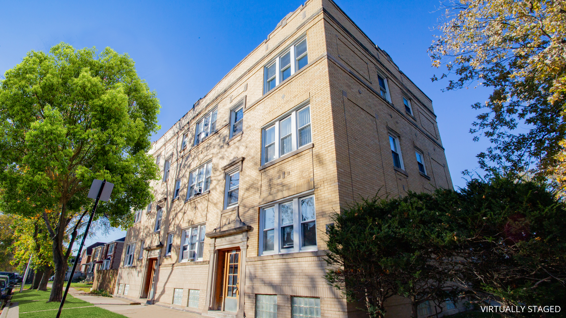 5002 W NEWPORT Avenue Unit: 3