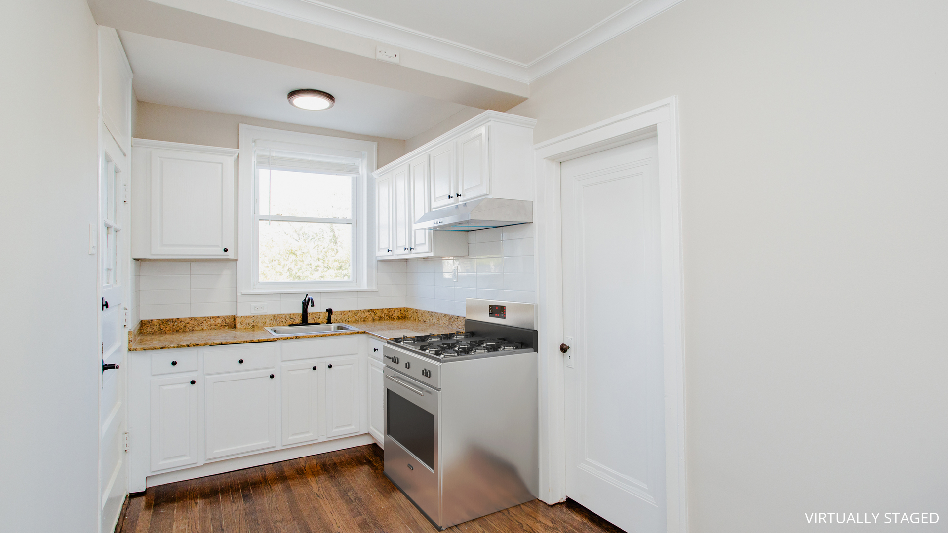 5002 W NEWPORT Avenue Unit: 3