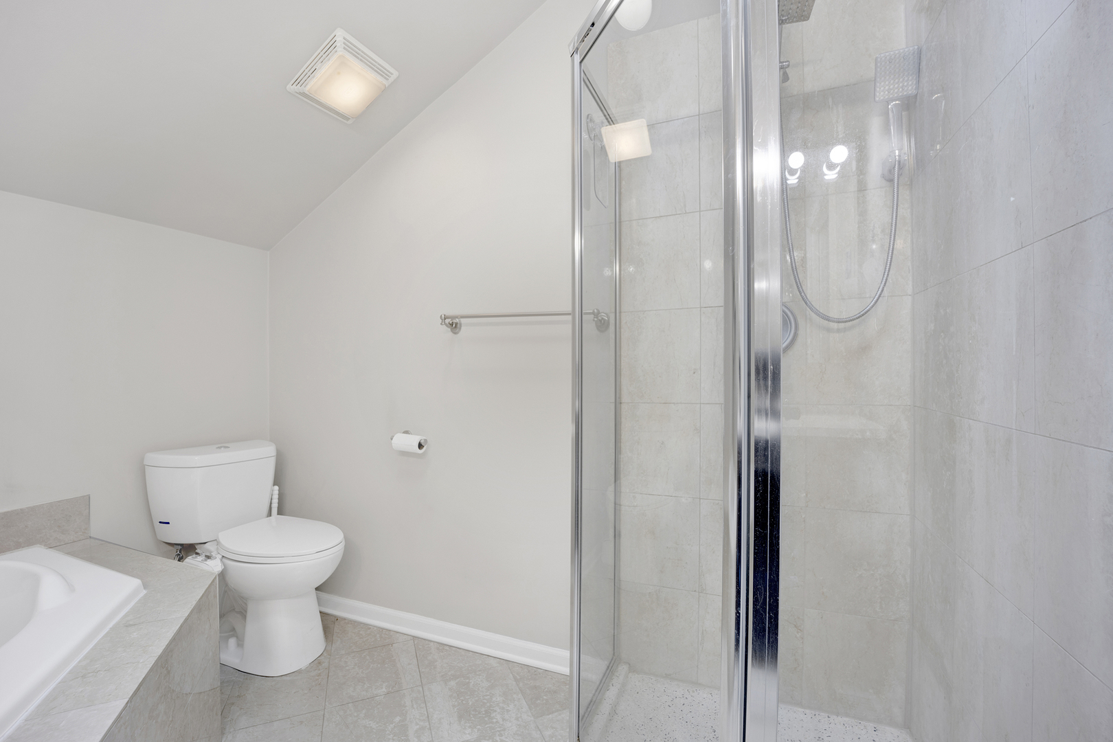 912 N Hermitage Avenue Unit: 3