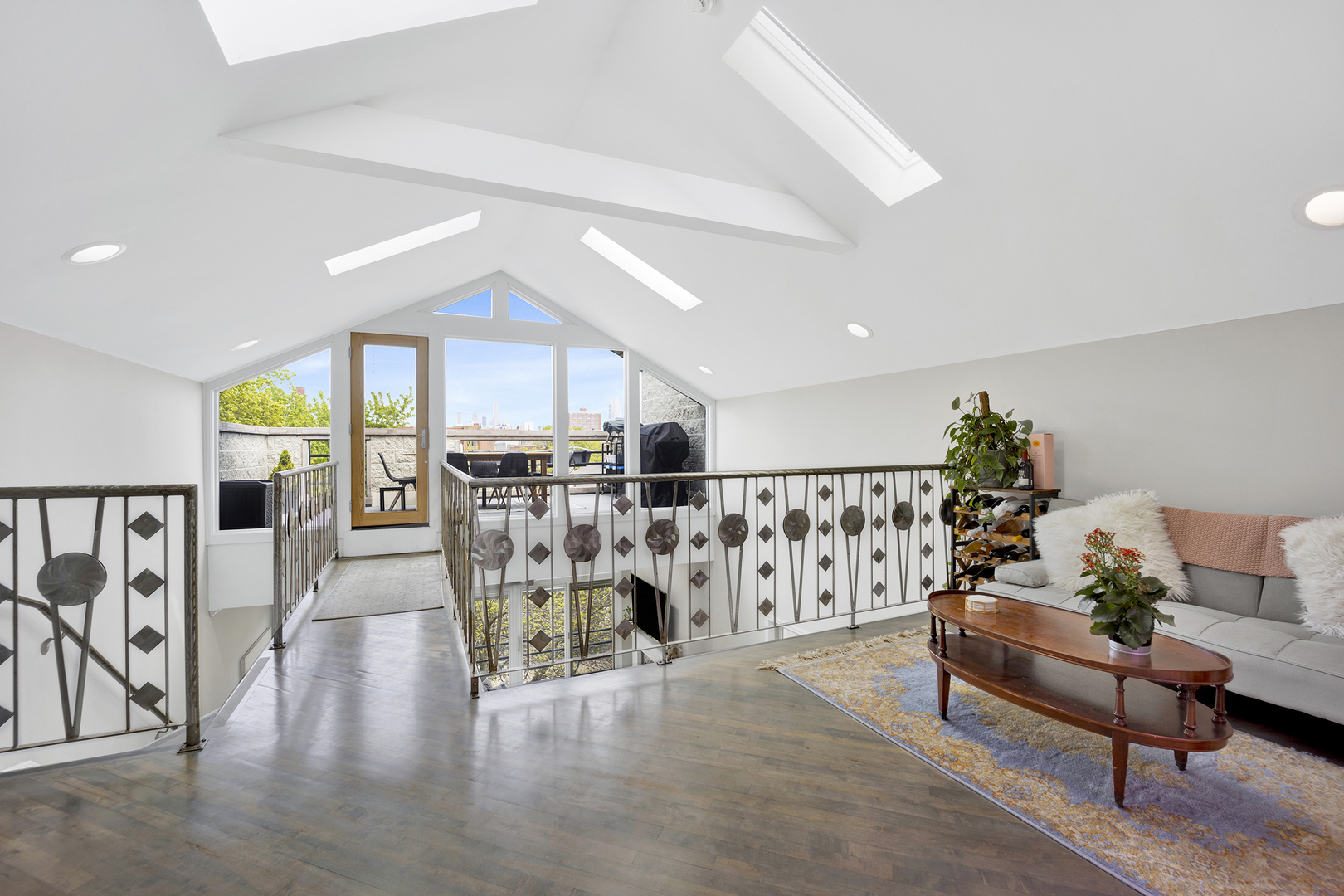 912 N Hermitage Avenue Unit: 3