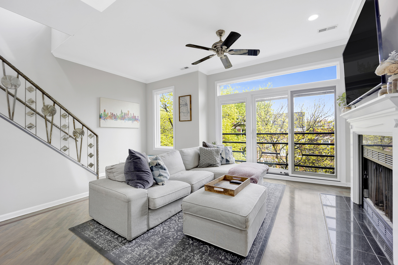 912 N Hermitage Avenue Unit: 3