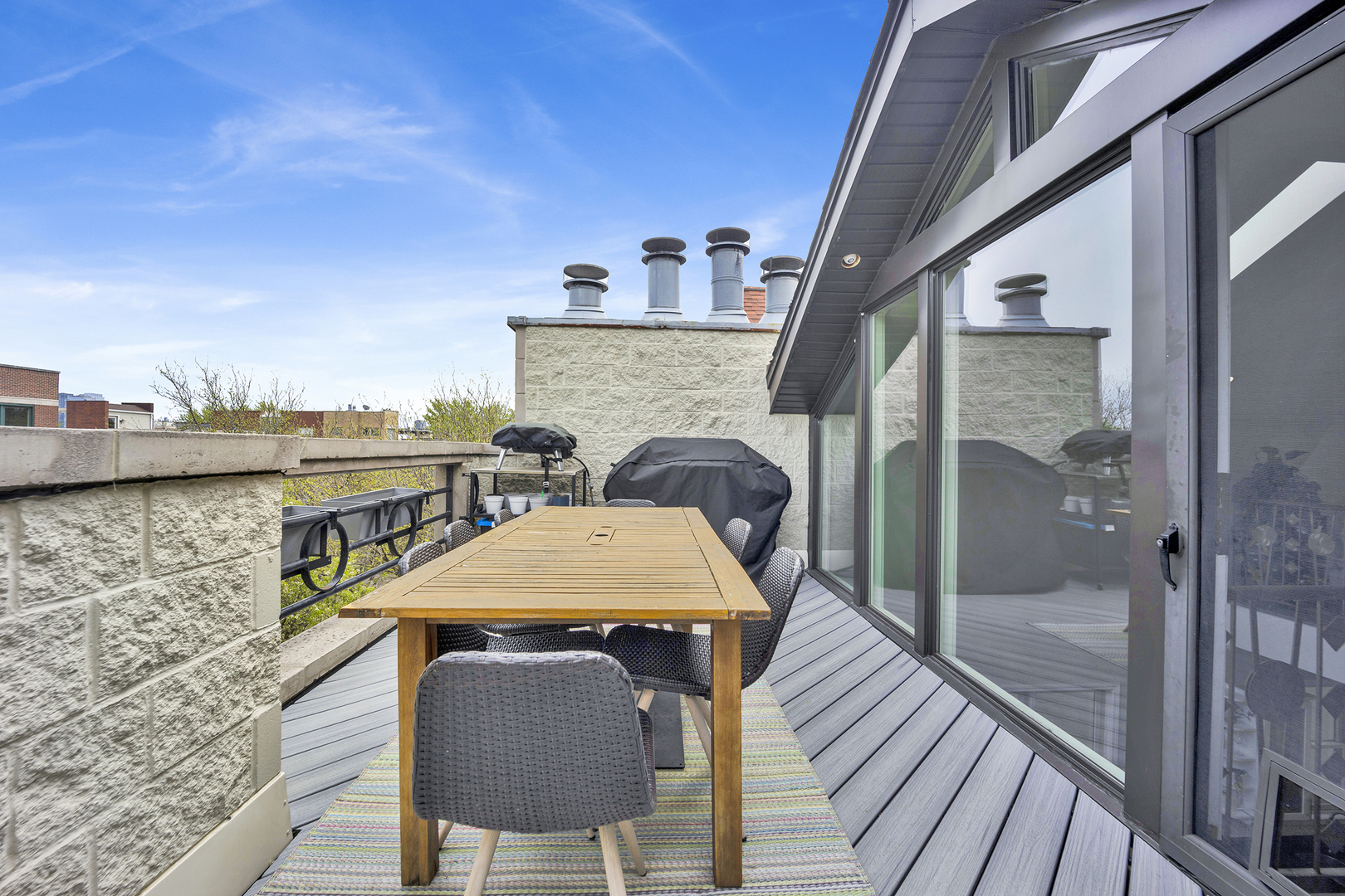 912 N Hermitage Avenue Unit: 3