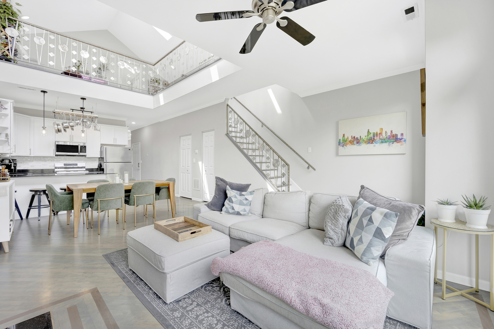 912 N Hermitage Avenue Unit: 3