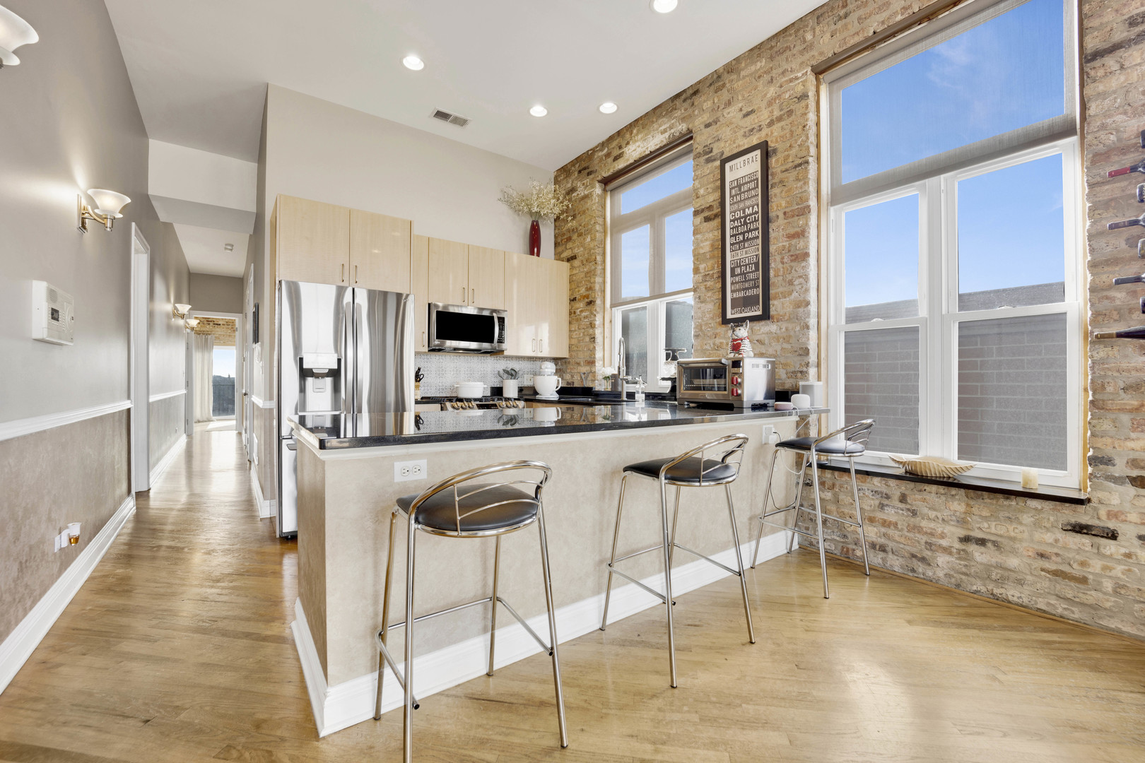 2041 W Belmont Avenue Unit: 4W