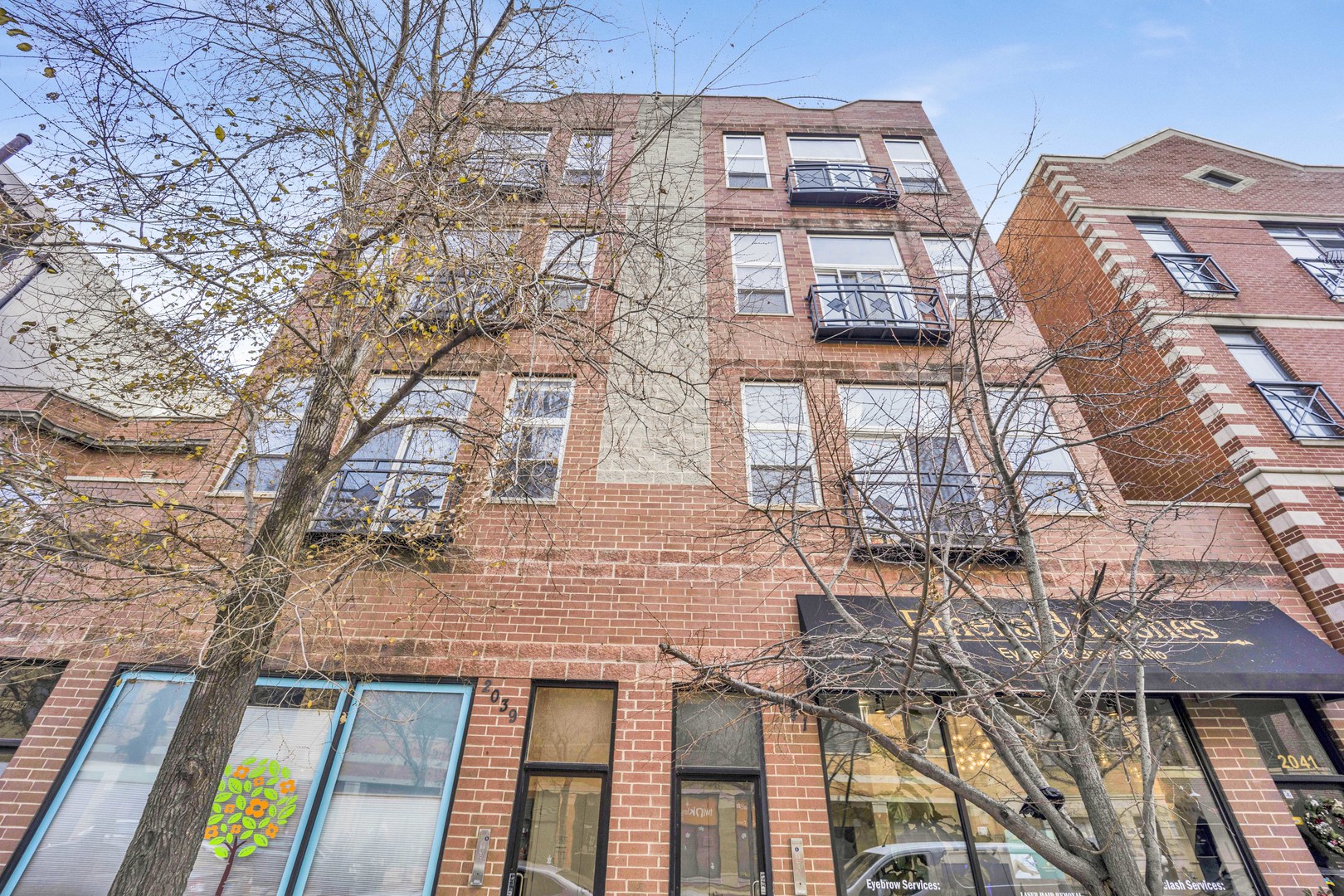 2041 W Belmont Avenue Unit: 4W