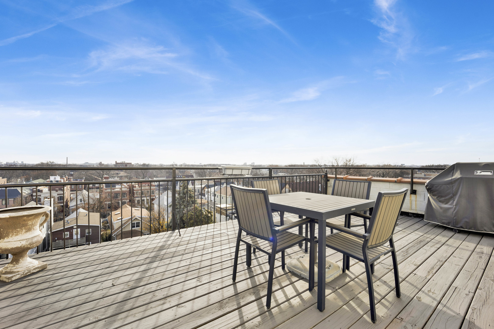 2041 W Belmont Avenue Unit: 4W