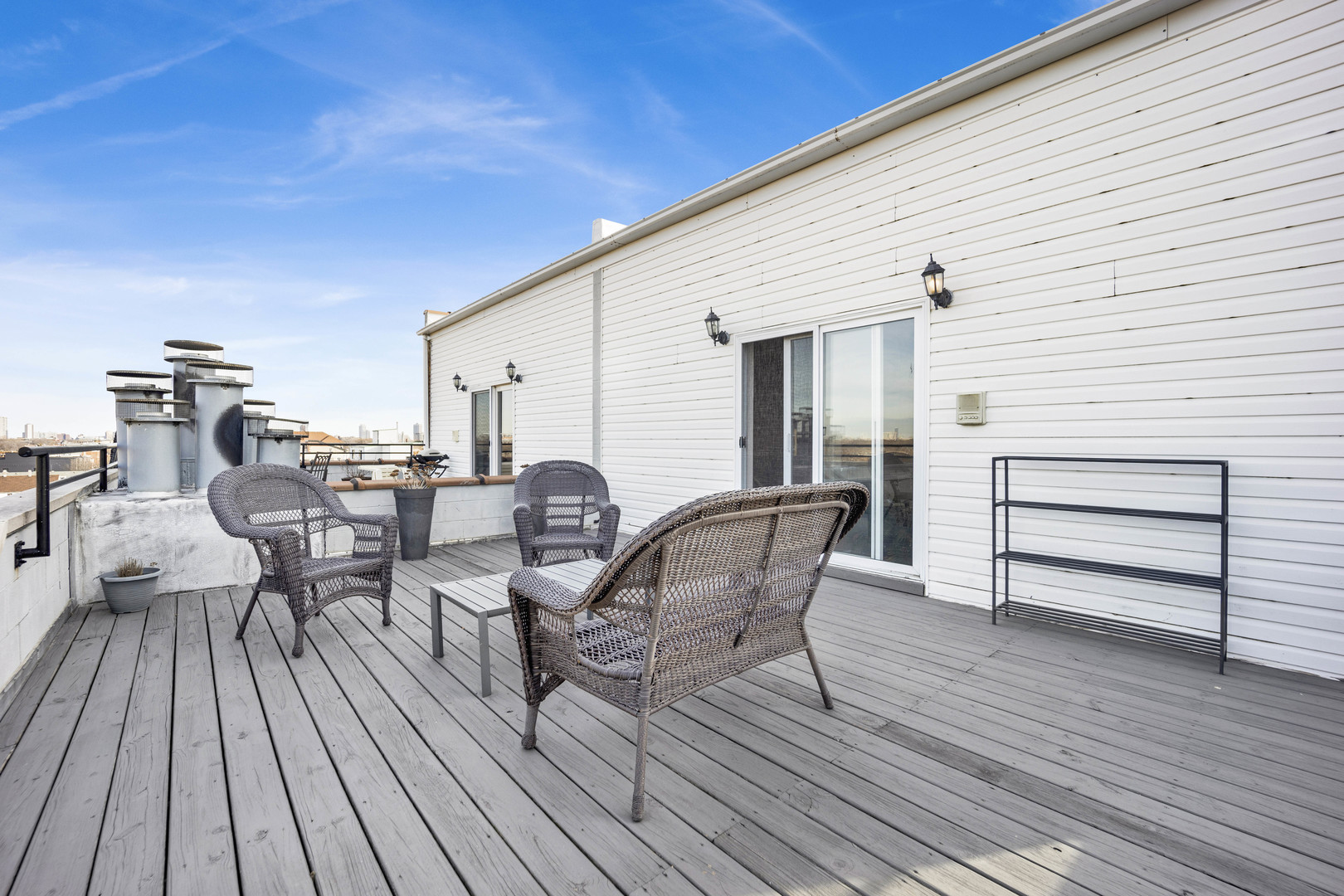 2041 W Belmont Avenue Unit: 4W