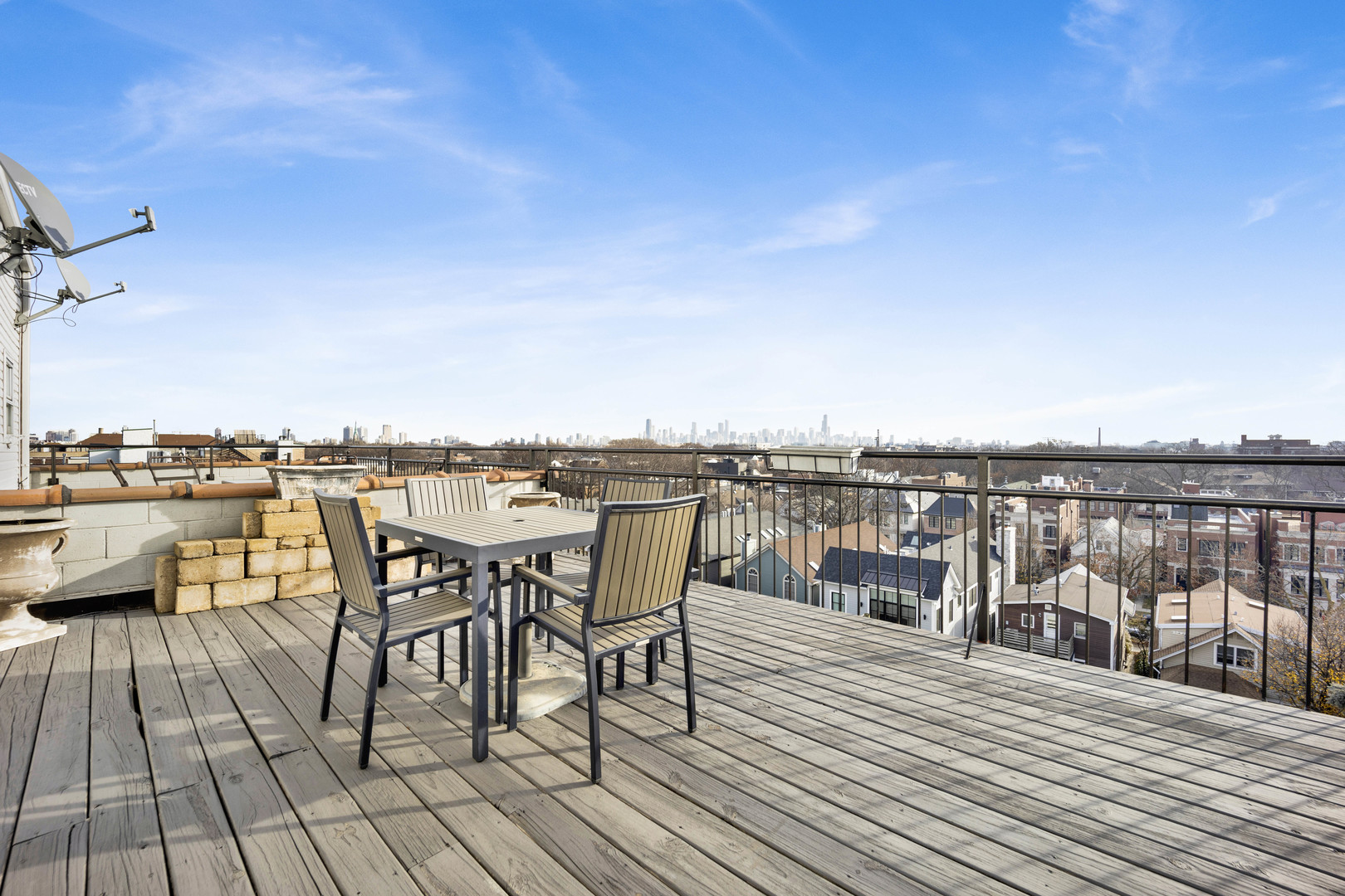 2041 W Belmont Avenue Unit: 4W