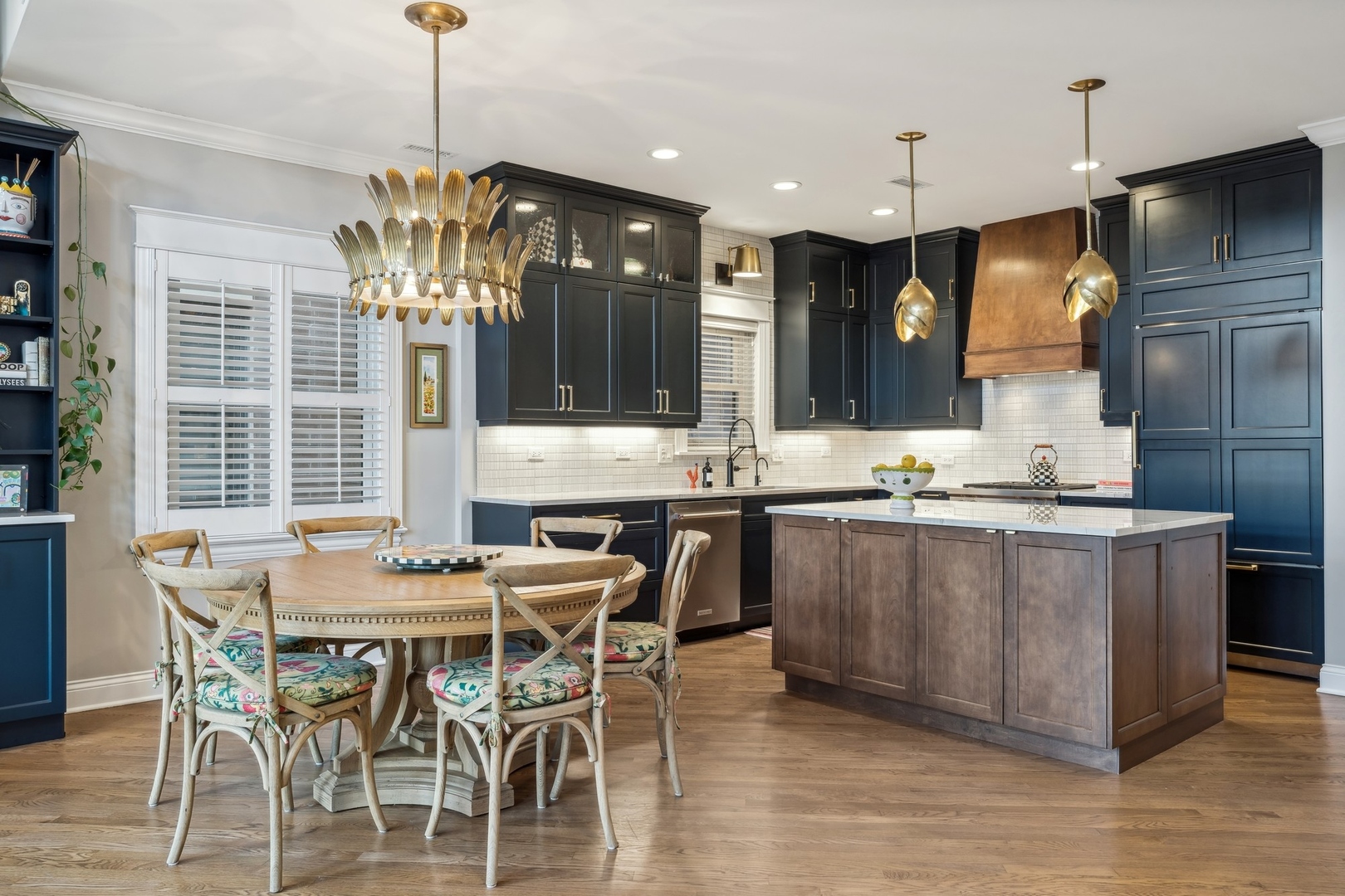 2530 N ASHLAND Avenue Unit: 3S