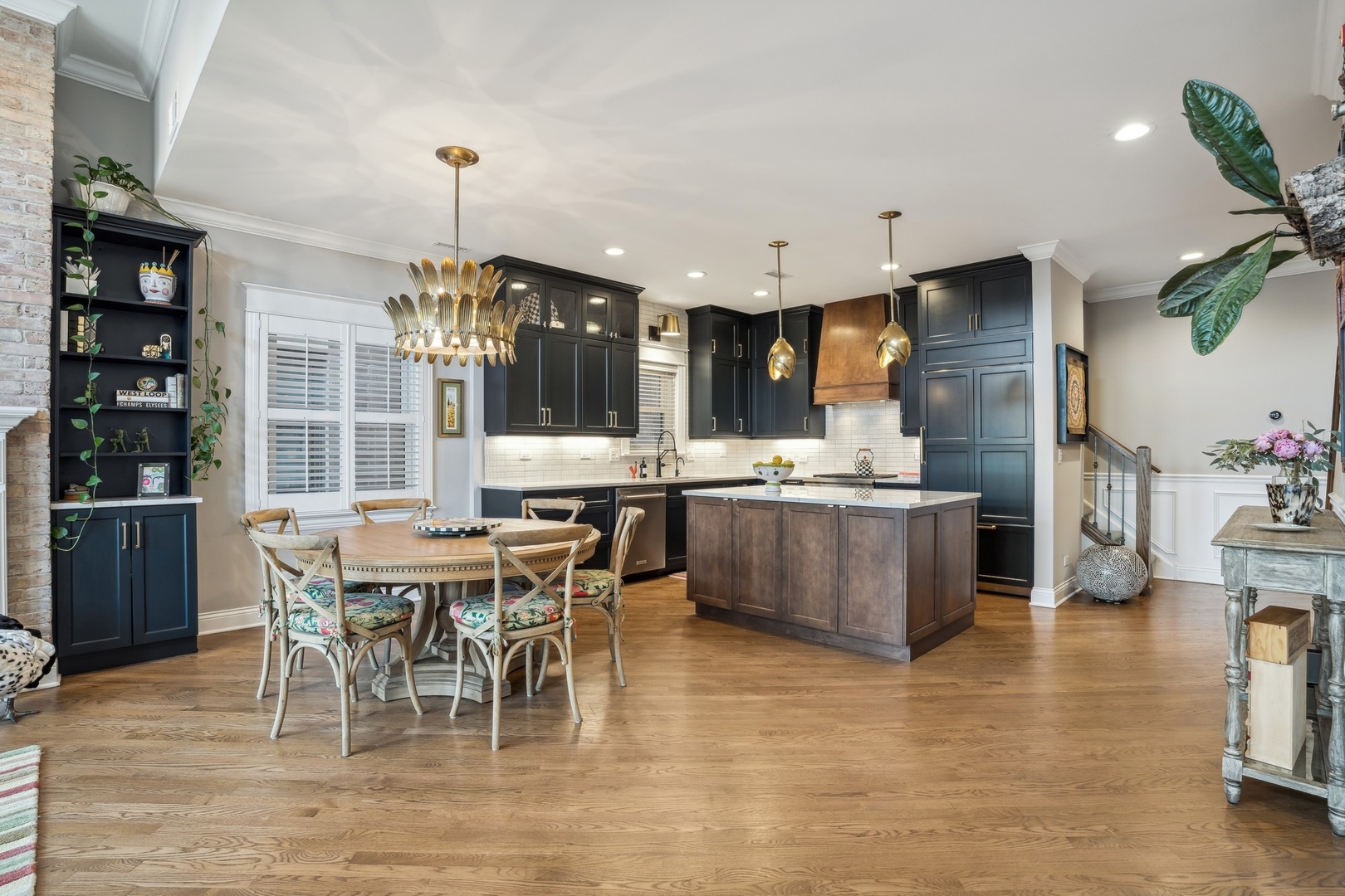2530 N ASHLAND Avenue Unit: 3S