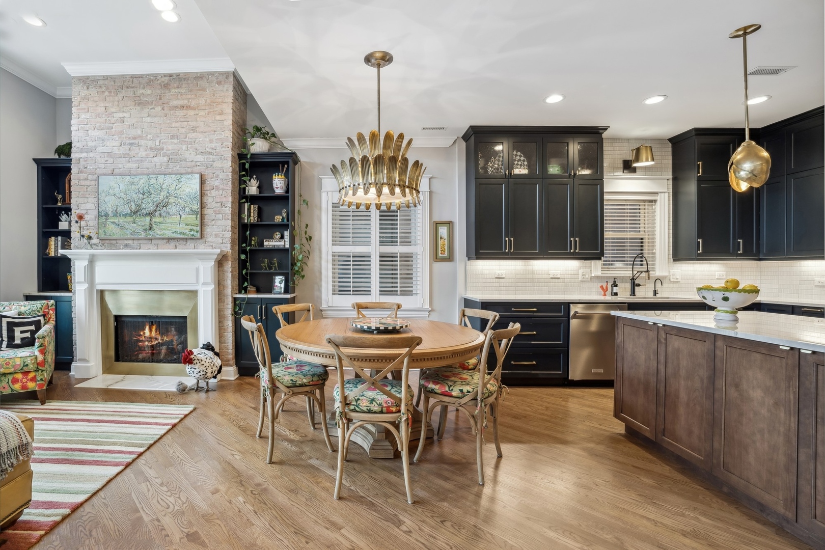2530 N ASHLAND Avenue Unit: 3S