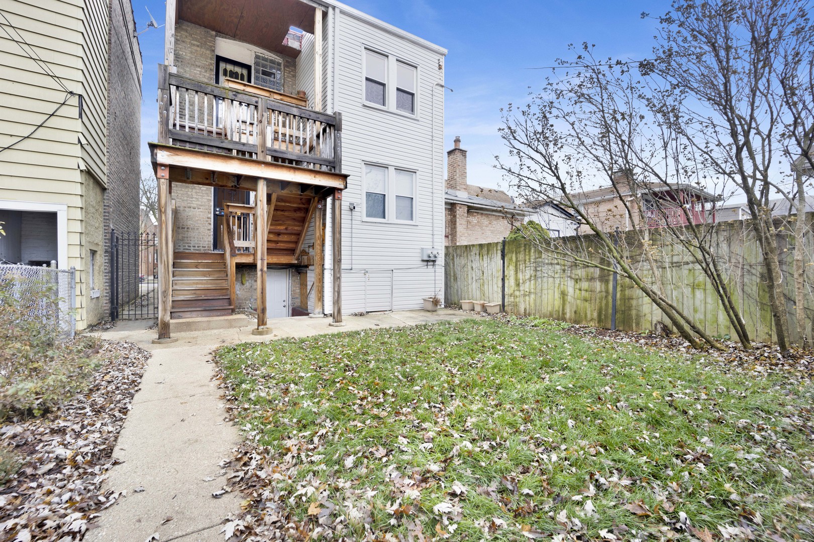 1432 N Laramie Avenue