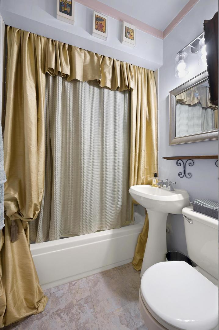 4224 N Hazel Street Unit: 1