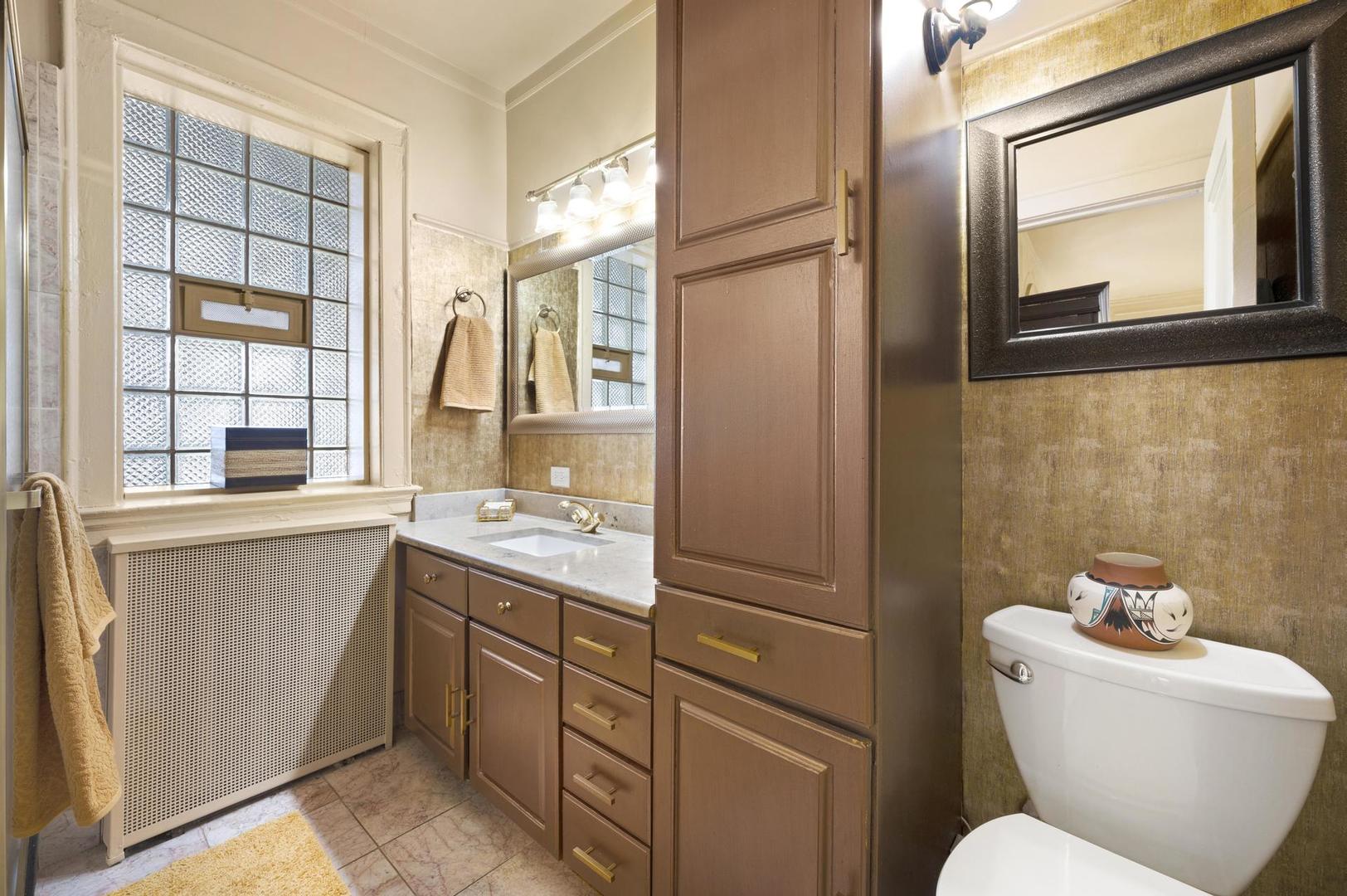 4224 N Hazel Street Unit: 1