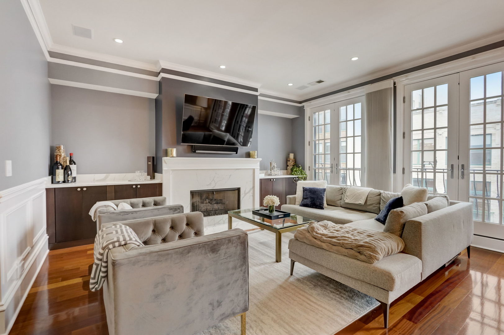 3144 N Lincoln Avenue Unit: 2