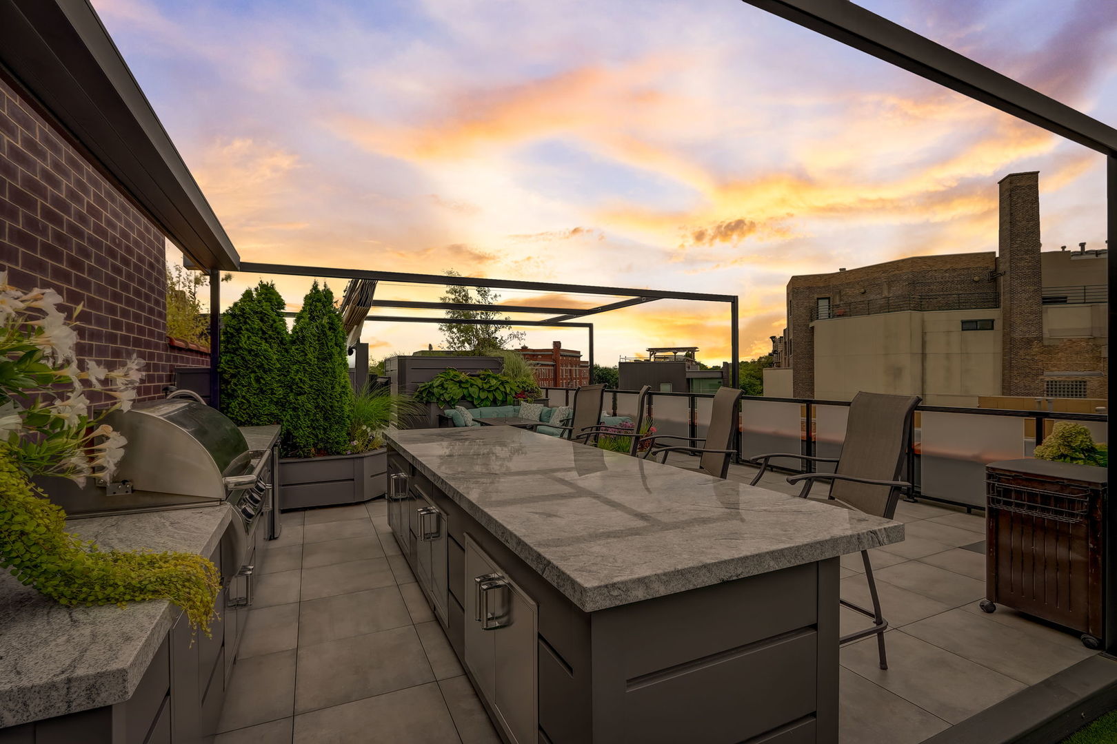3144 N Lincoln Avenue Unit: 2