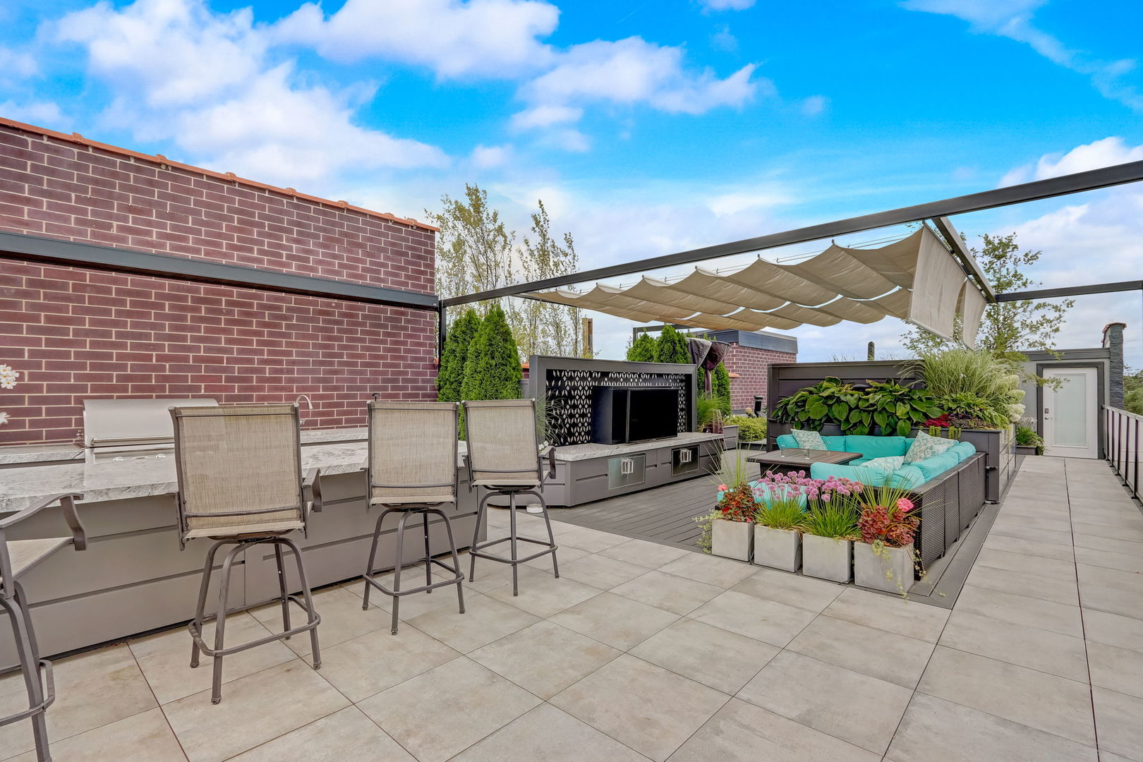 3144 N Lincoln Avenue Unit: 2