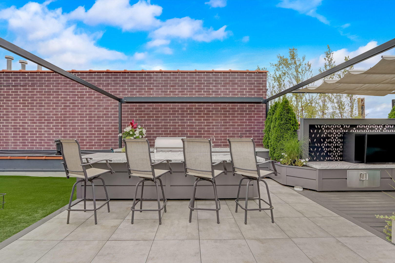 3144 N Lincoln Avenue Unit: 2