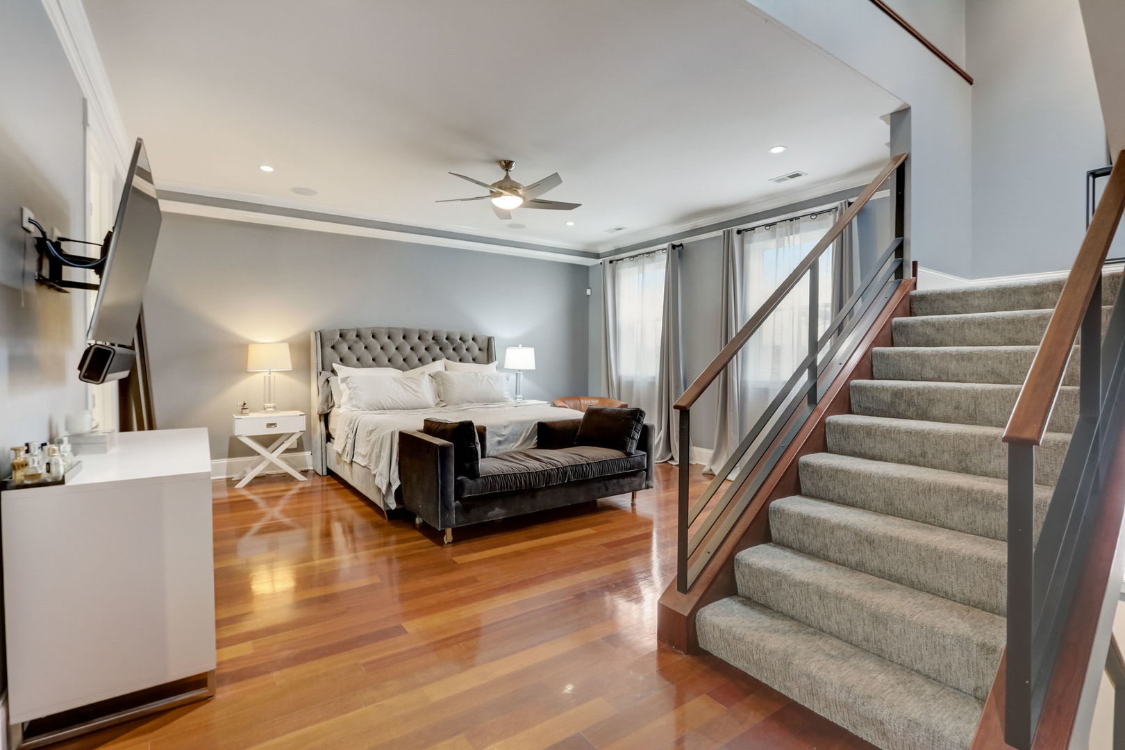 3144 N Lincoln Avenue Unit: 2