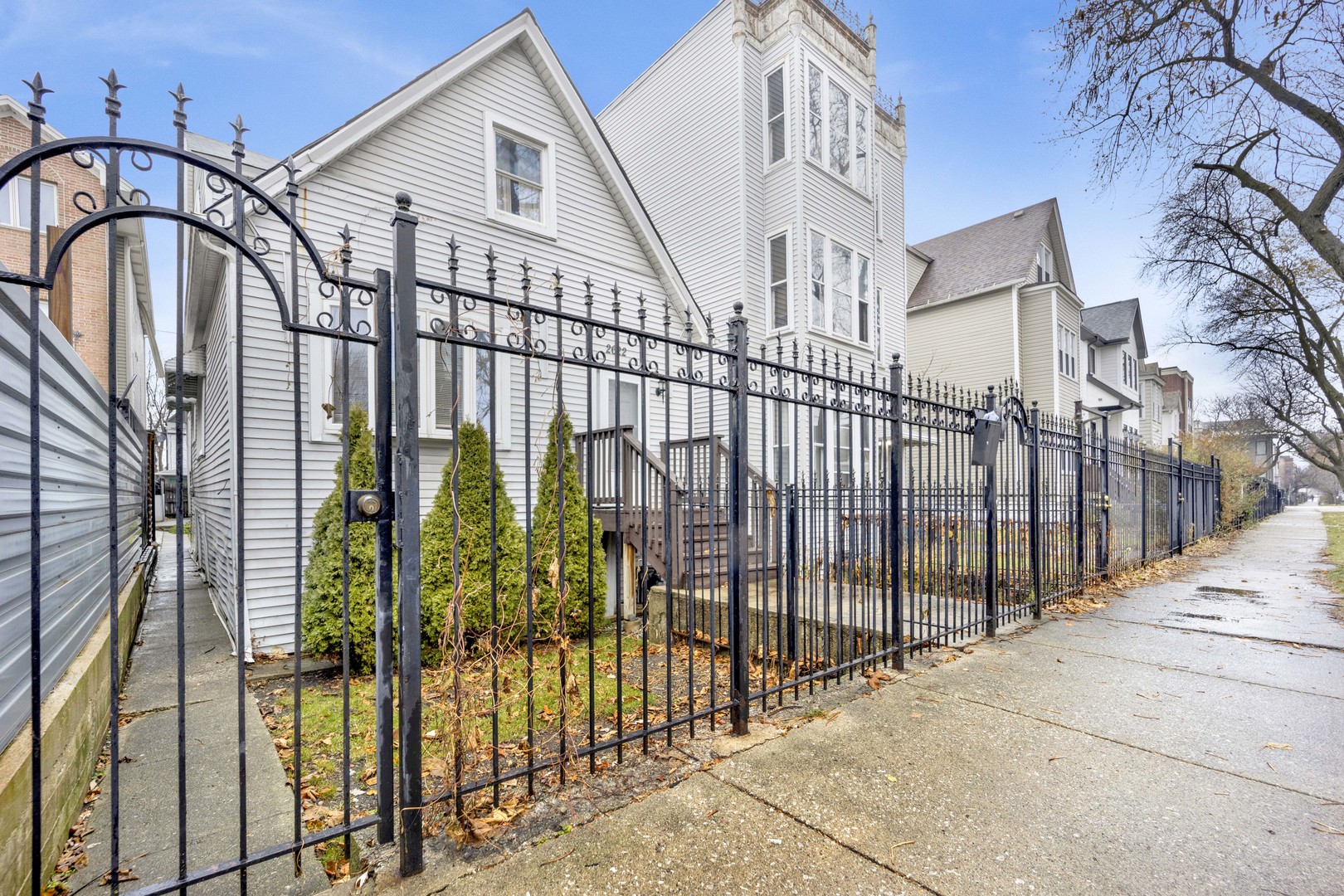2622 W Cortland Street