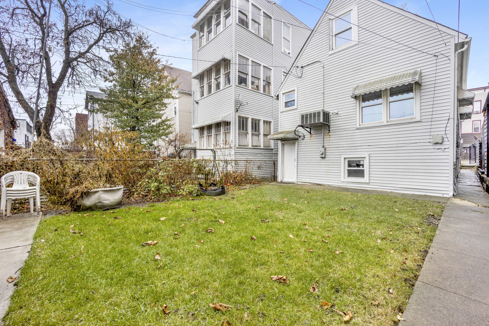 2622 W Cortland Street