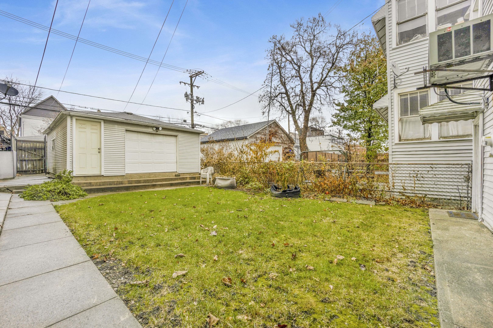2622 W Cortland Street
