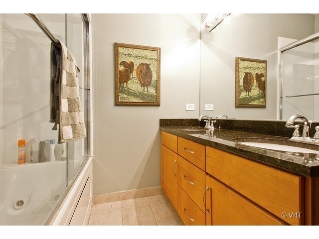 1451 N Artesian Avenue Unit: 1