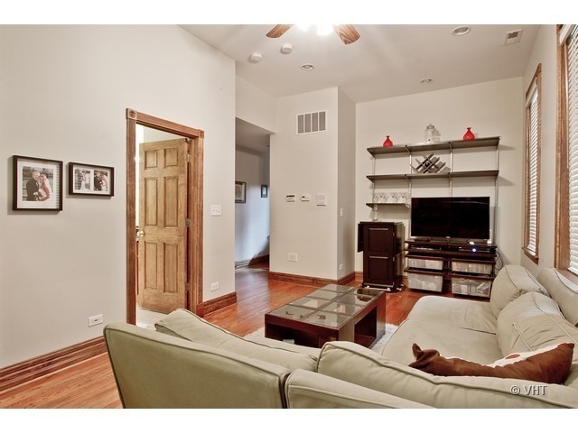 1451 N Artesian Avenue Unit: 1