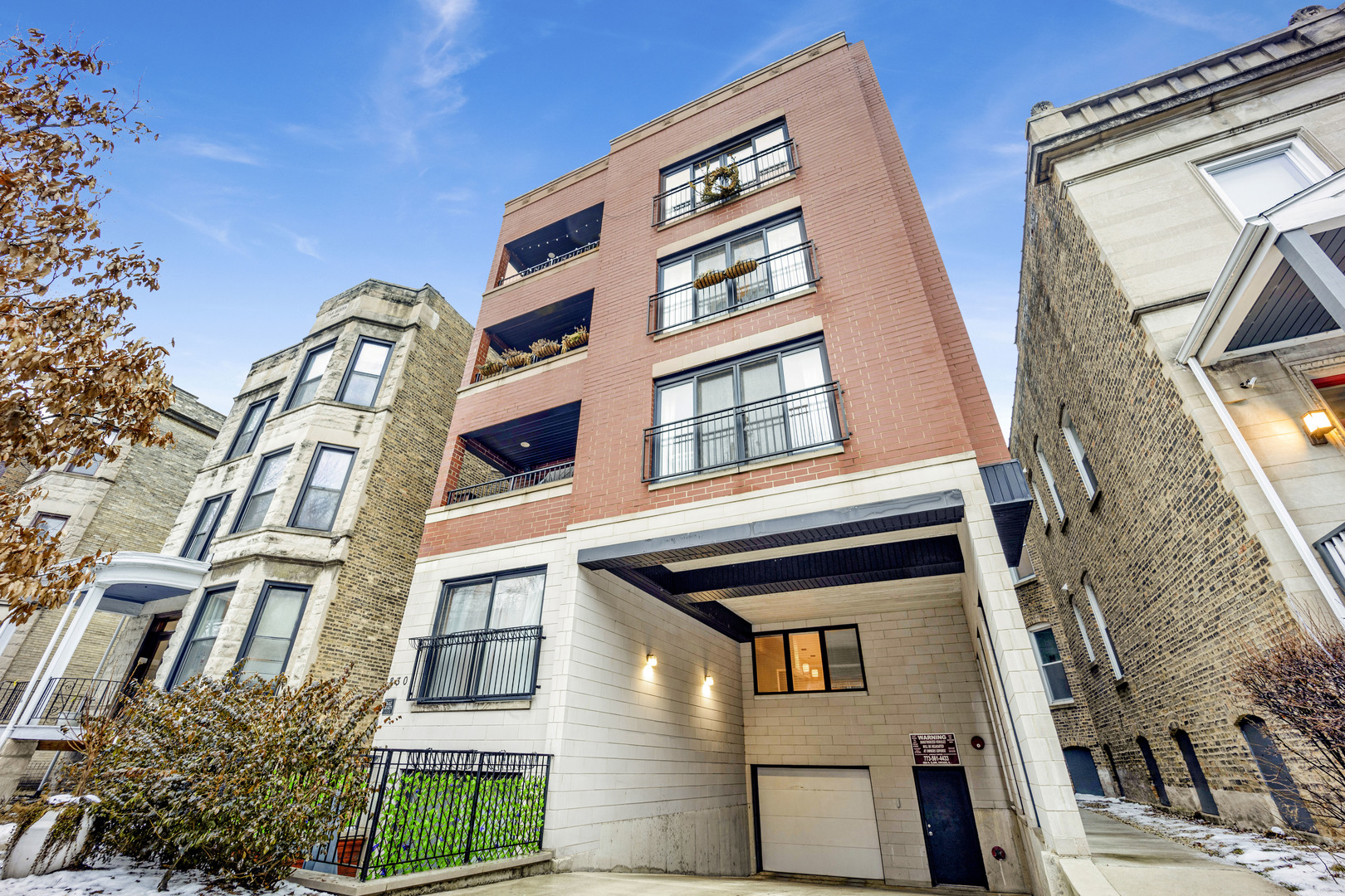 830 W Bradley Place Unit: 4N
