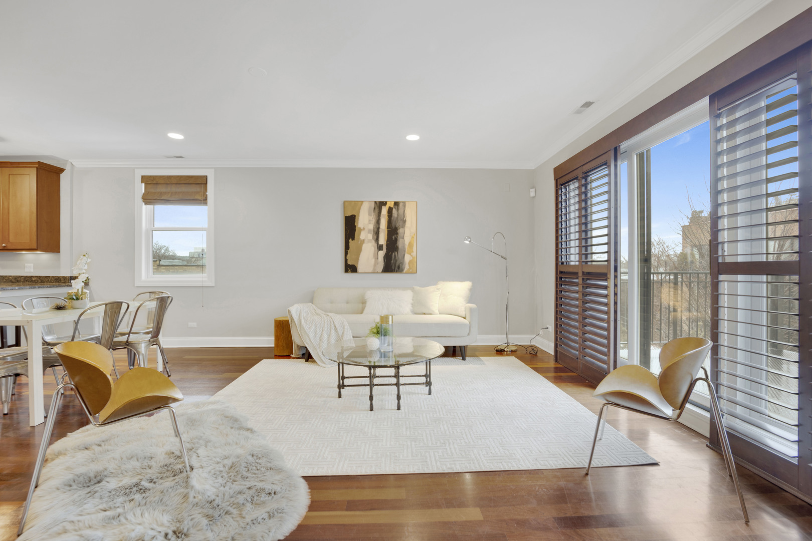 830 W Bradley Place Unit: 4N