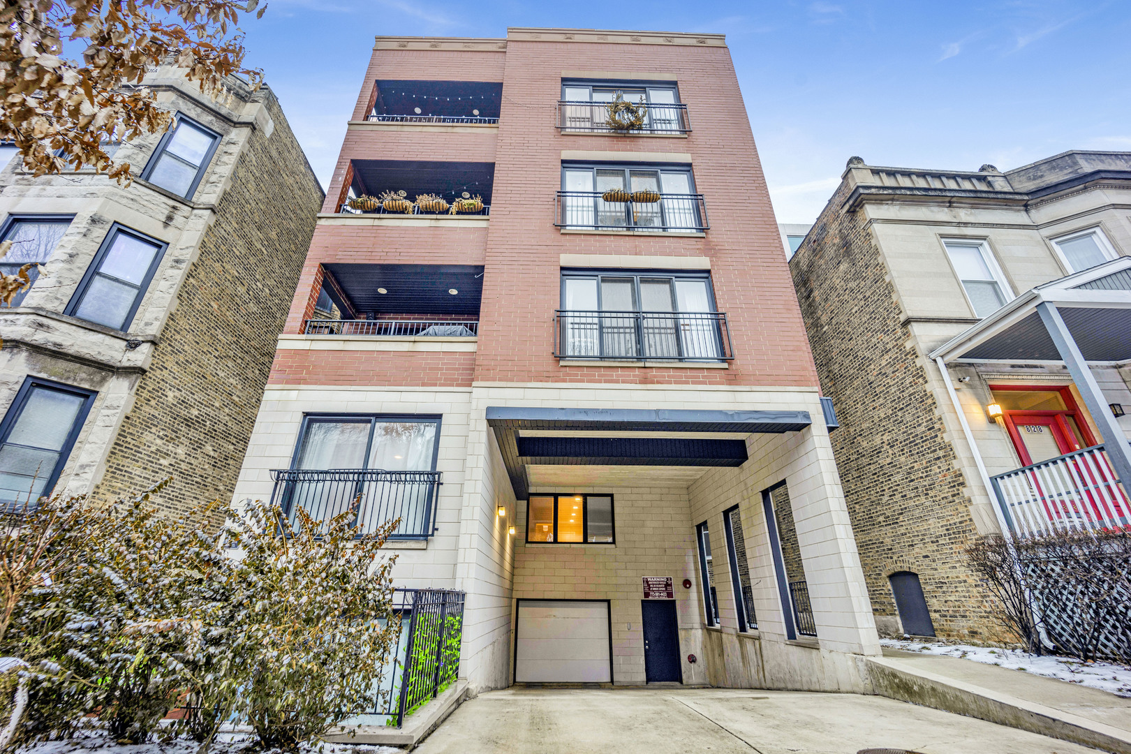 830 W Bradley Place Unit: 4N
