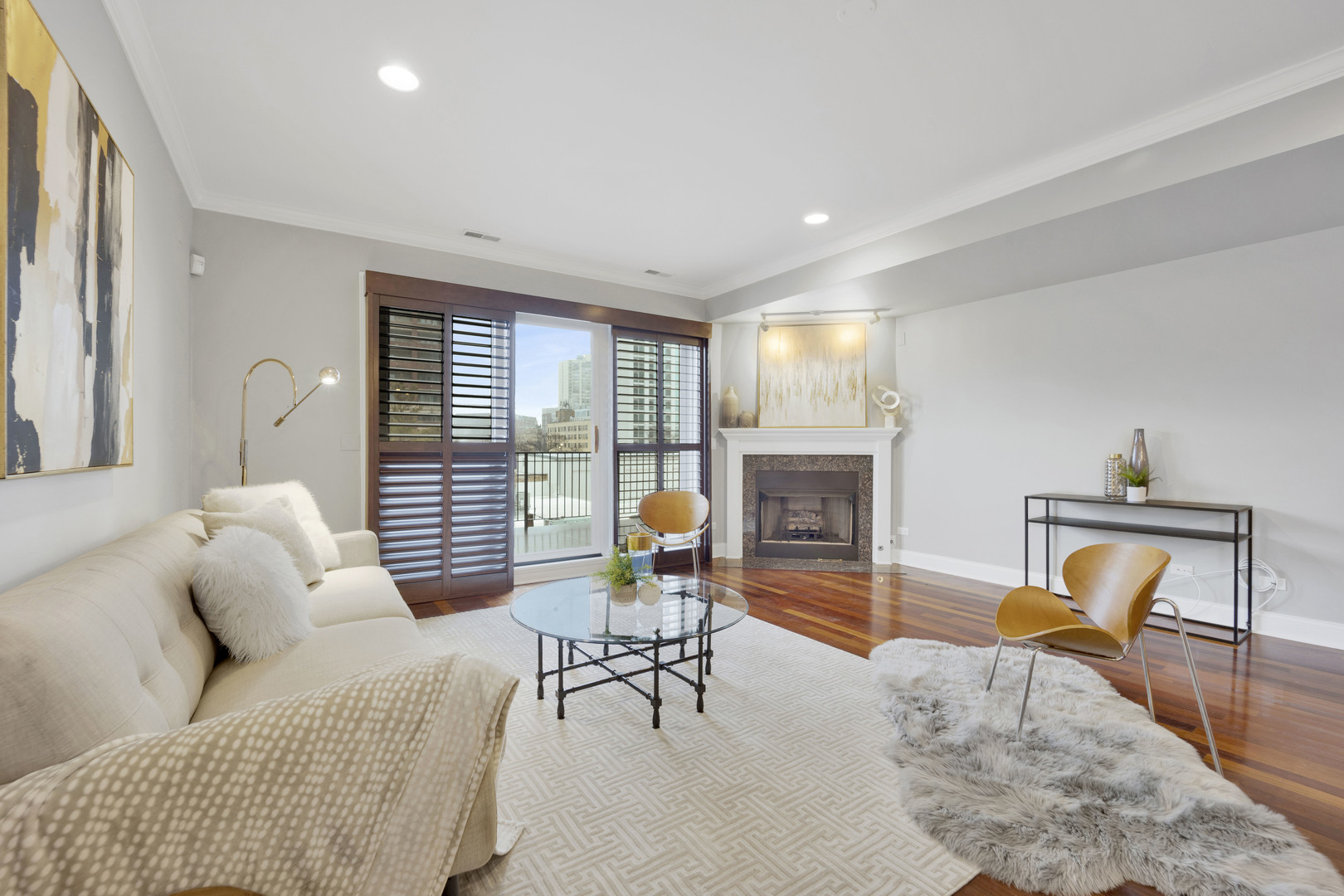 830 W Bradley Place Unit: 4N