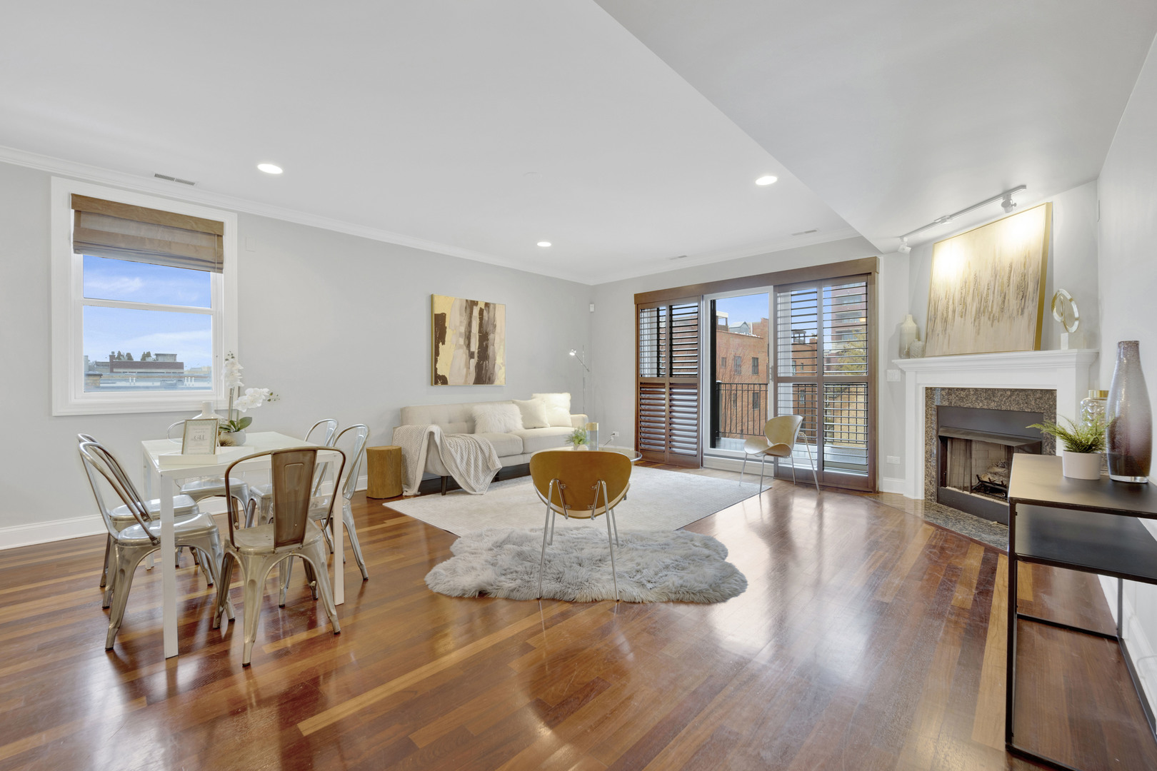 830 W Bradley Place Unit: 4N