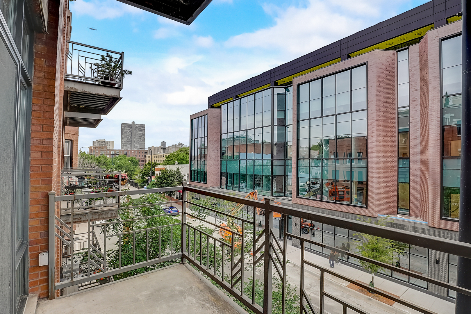 800 W Cornelia Avenue Unit: 309