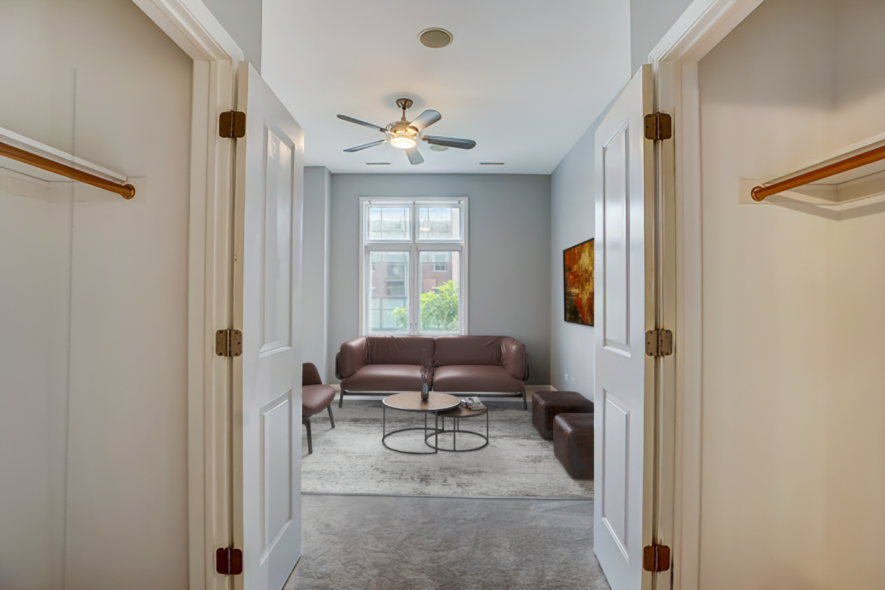800 W Cornelia Avenue Unit: 309