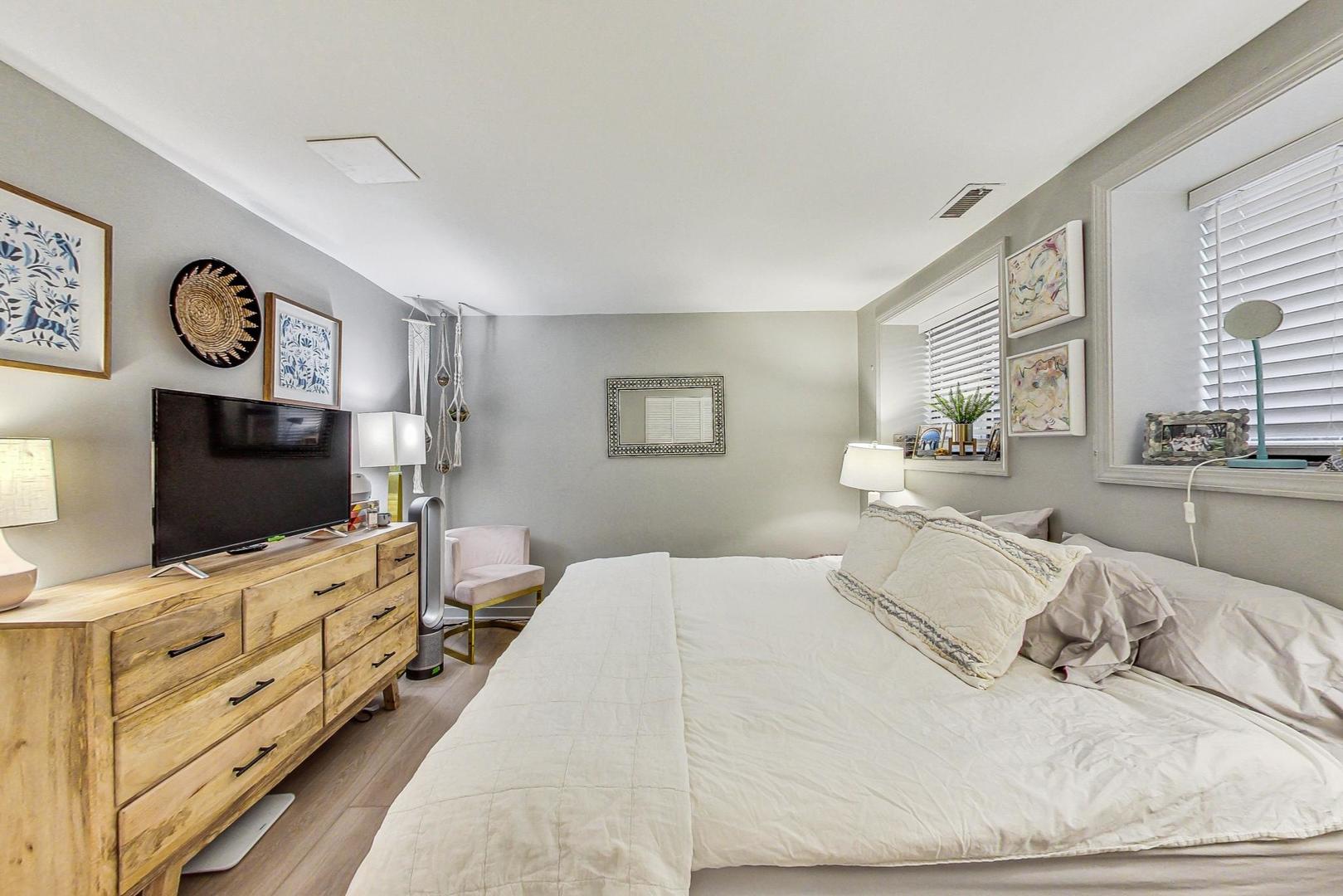 1708 N Bissell Street Unit: 1