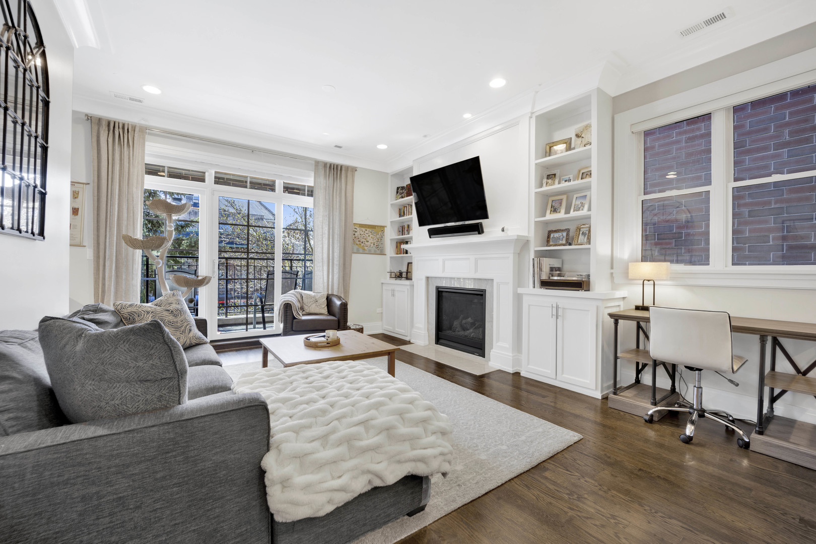 1020 W Diversey Parkway Unit: 2