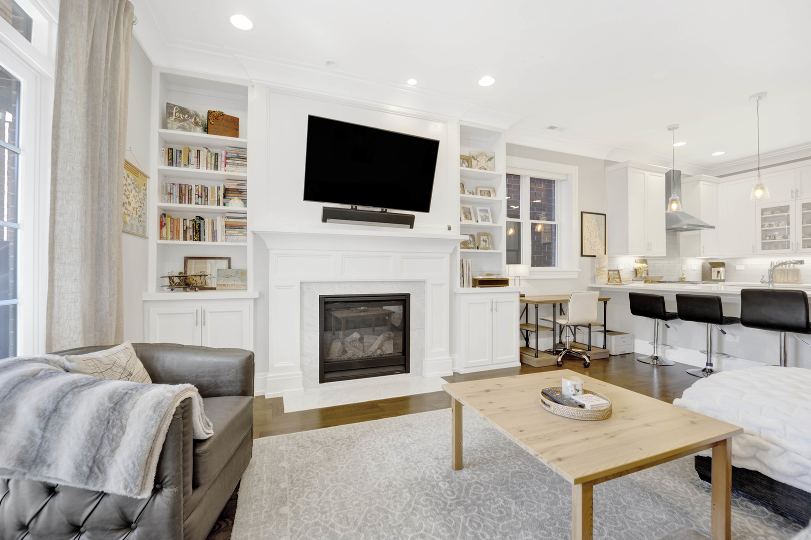 1020 W Diversey Parkway Unit: 2