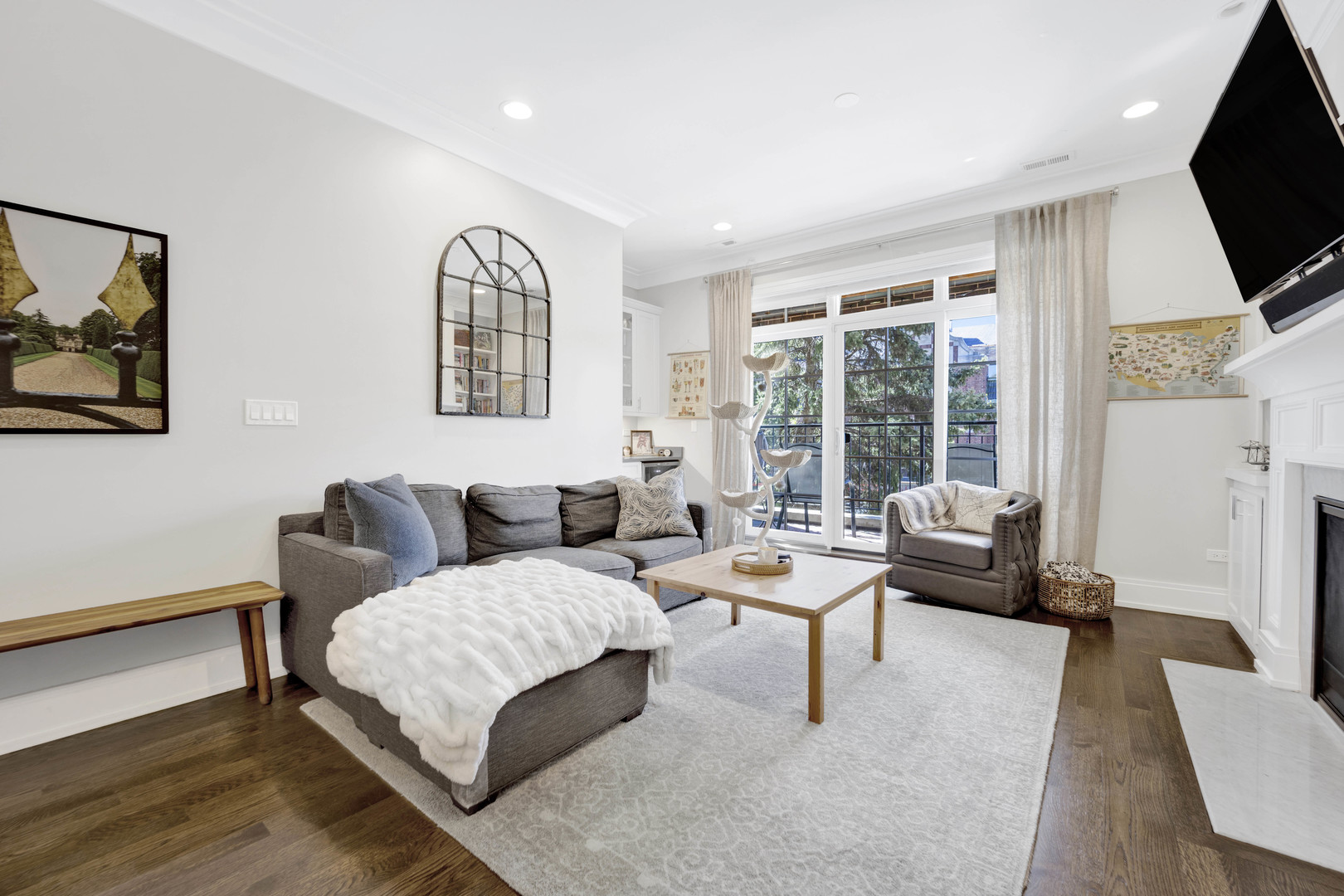 1020 W Diversey Parkway Unit: 2