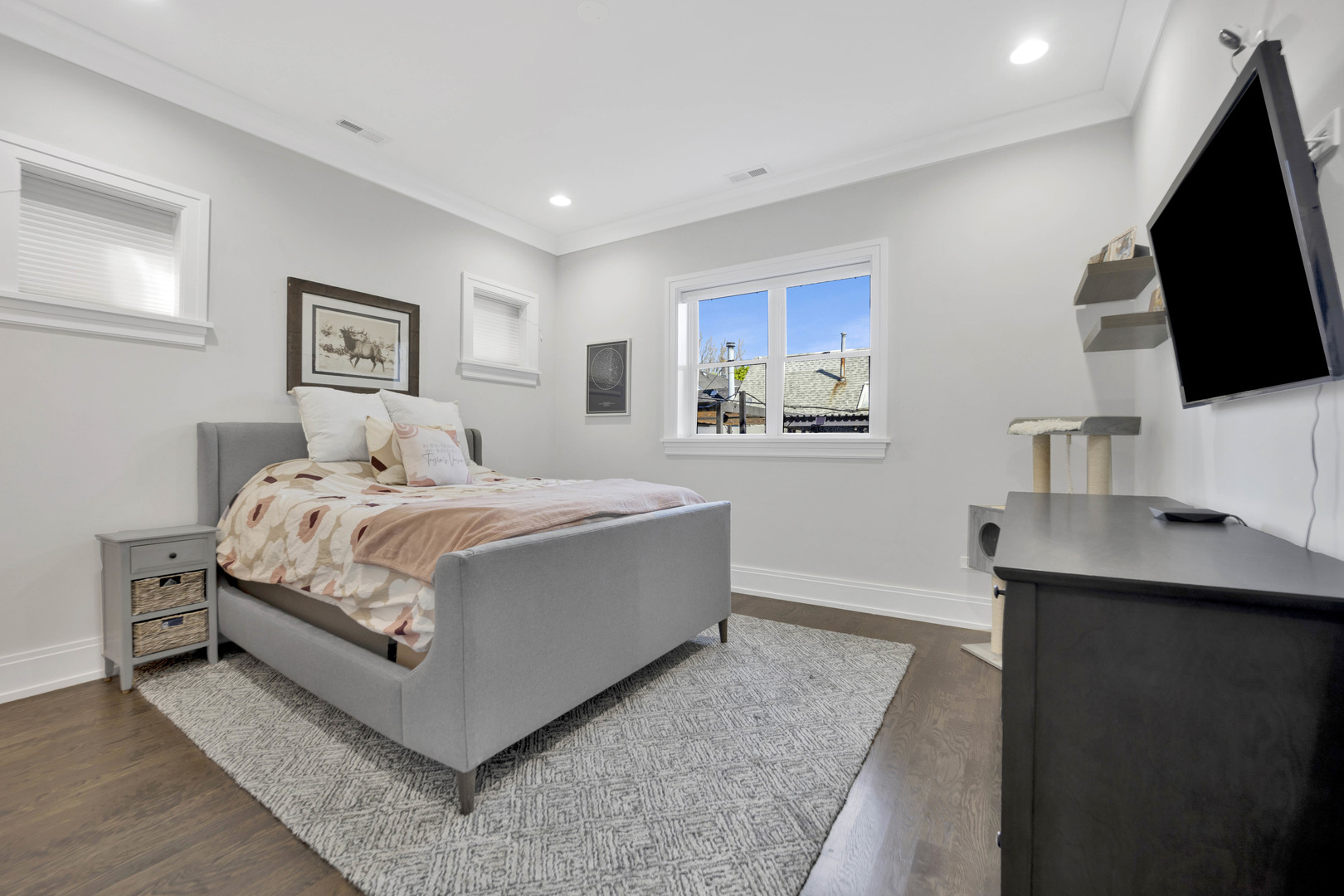 1020 W Diversey Parkway Unit: 2