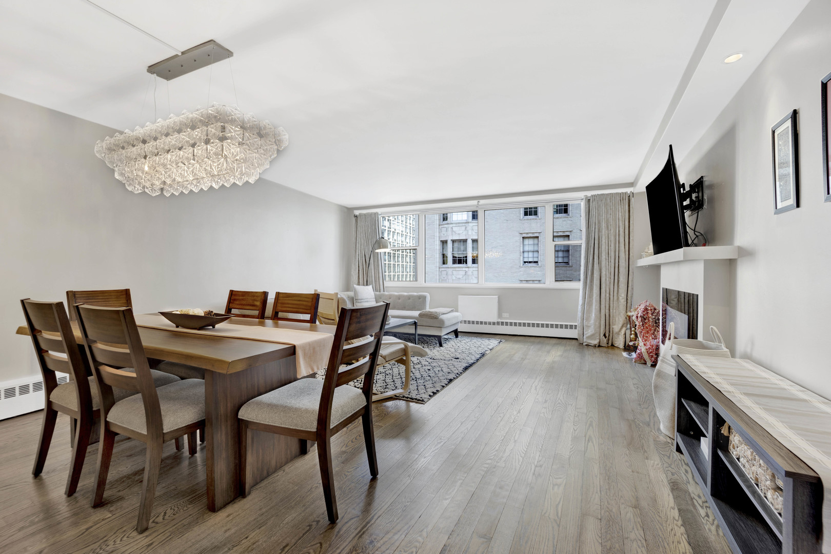 1150 N Lake Shore Drive Unit: 9H