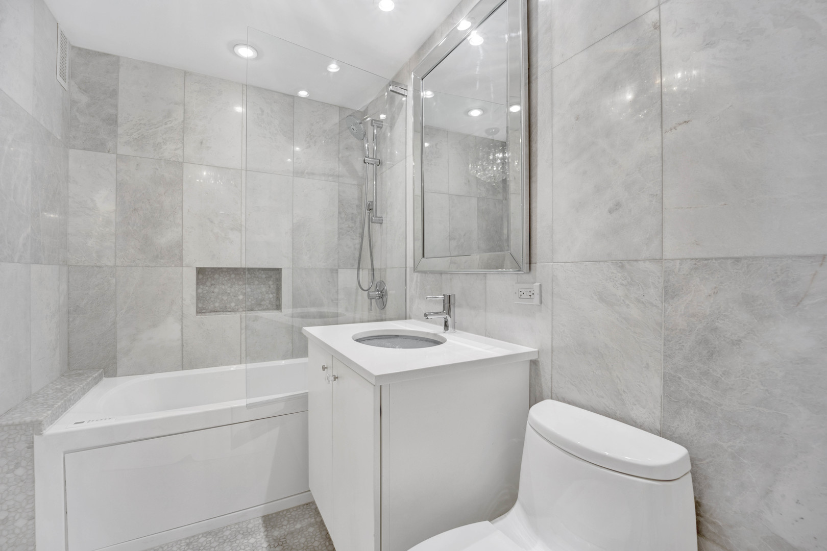 1150 N Lake Shore Drive Unit: 9H