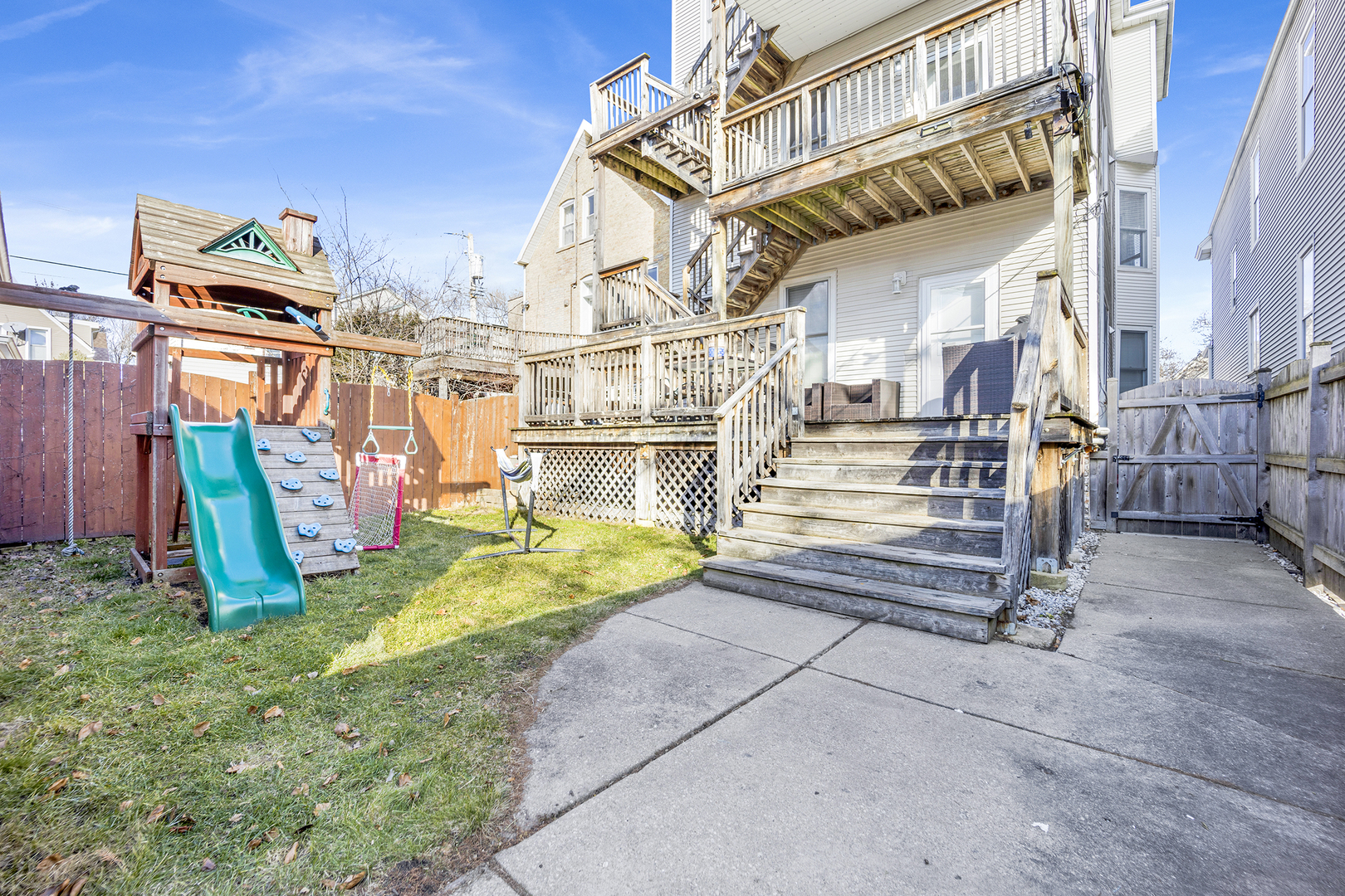 3638 N Hoyne Avenue Unit: 2