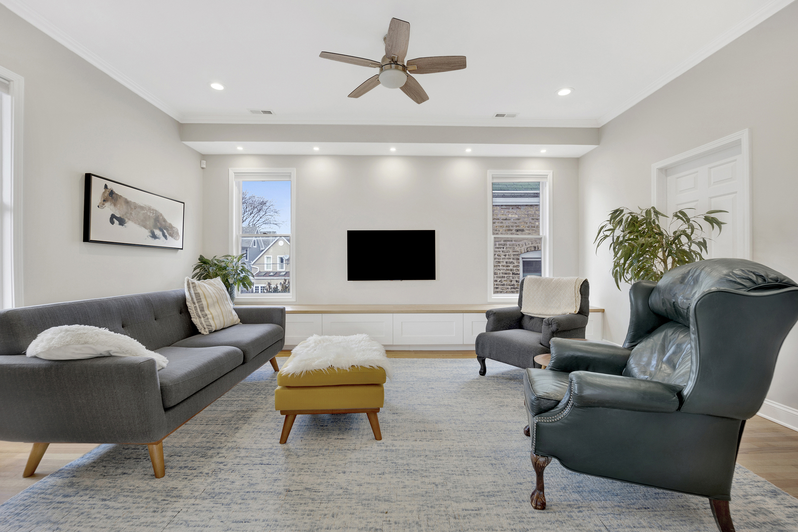 3638 N Hoyne Avenue Unit: 2