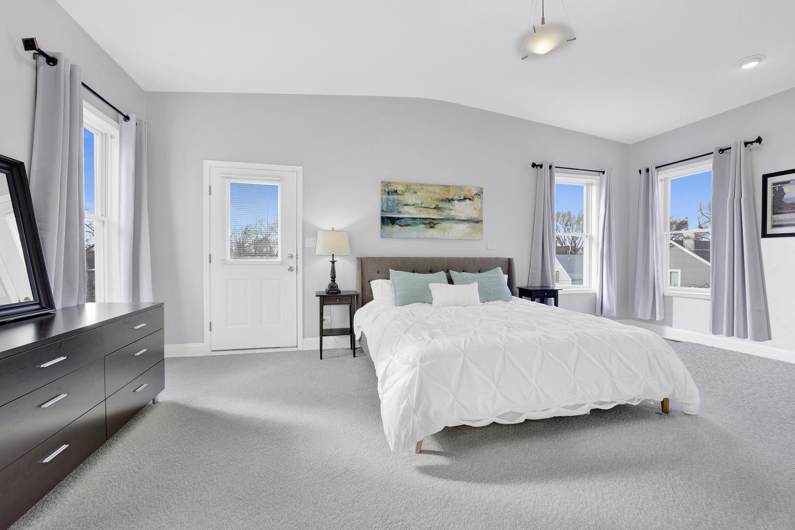 3638 N Hoyne Avenue Unit: 2